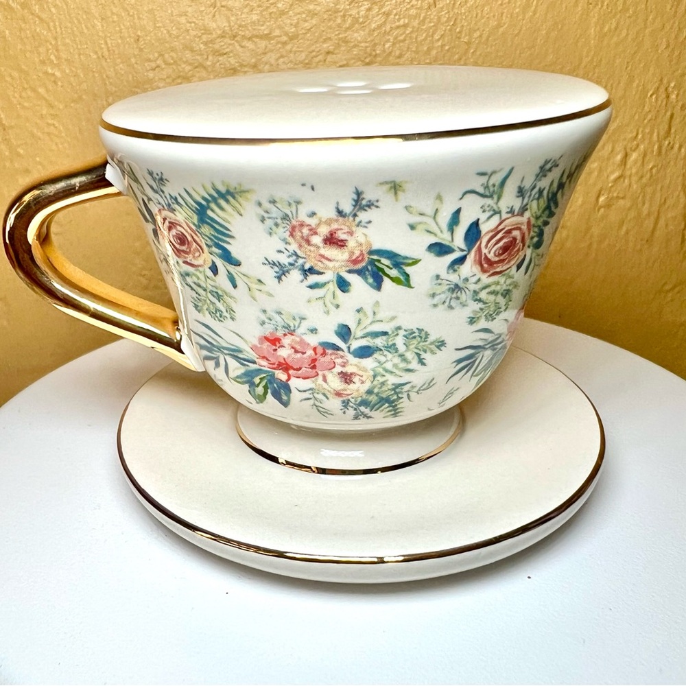 Set of 2 Floral Teacups on Saucers Ceramic Salt & Pepper Shakers Tea Party - Picture 8 of 14